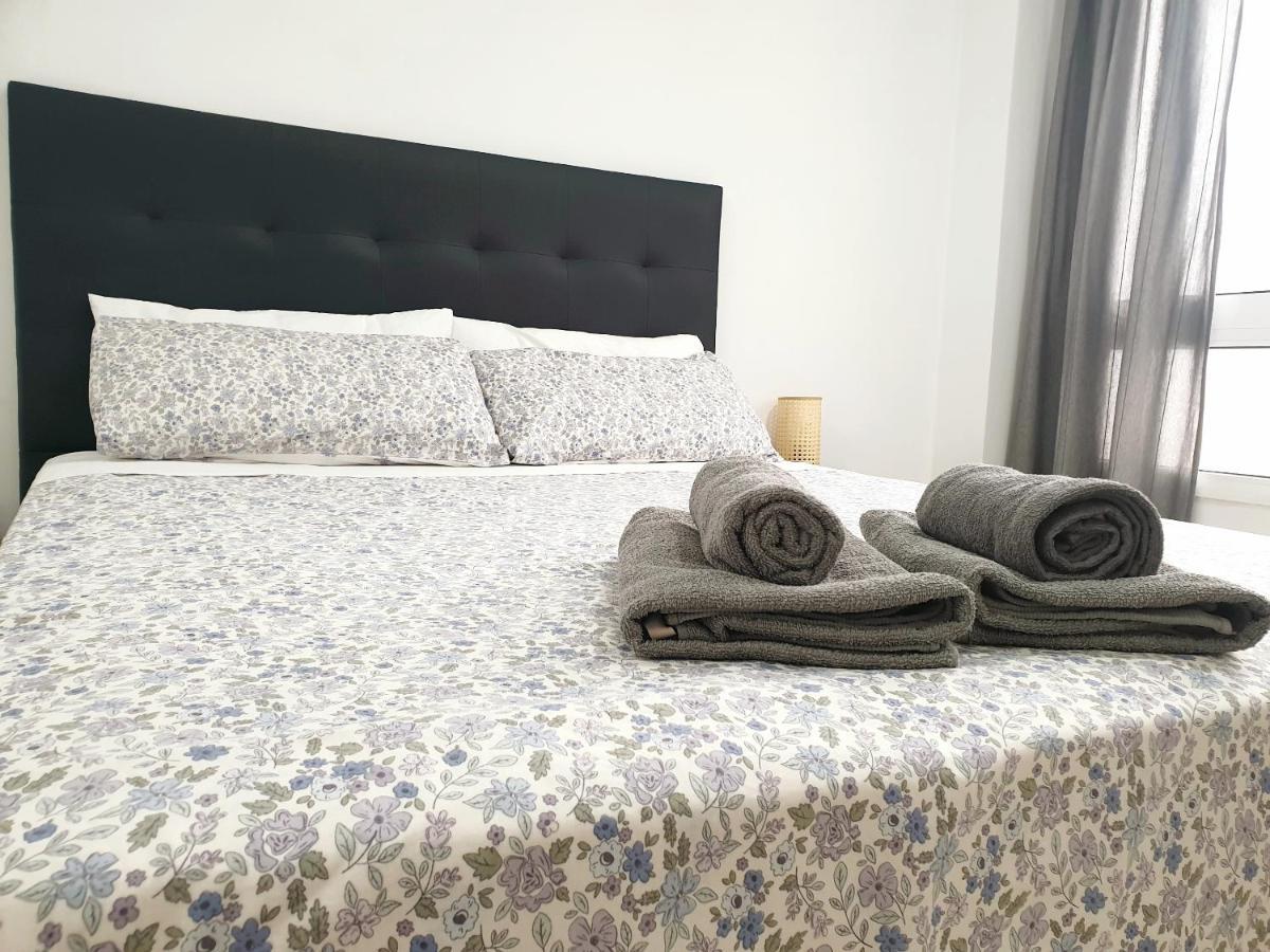 Economical Homes In Center Malaga Ngoại thất bức ảnh